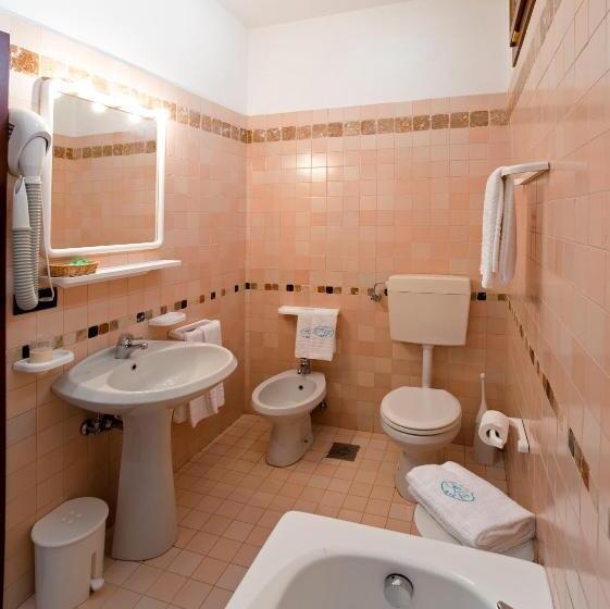 חדר סטנדרט לארבעה, Europa