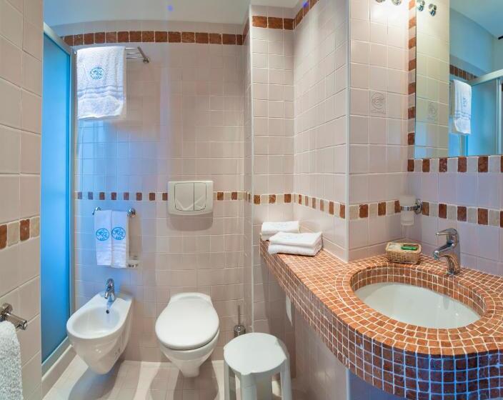 חדר דלוקס לארבעה, Europa