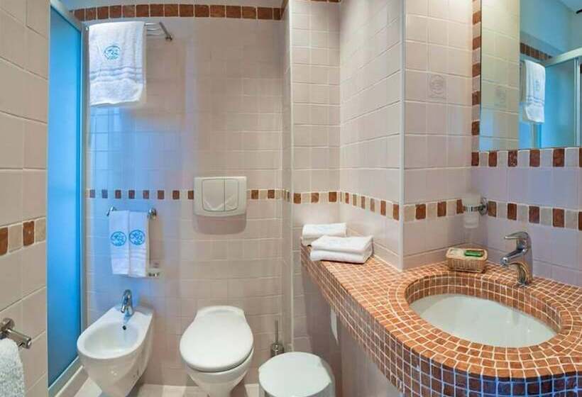 חדר סטנדרט לארבעה, Europa