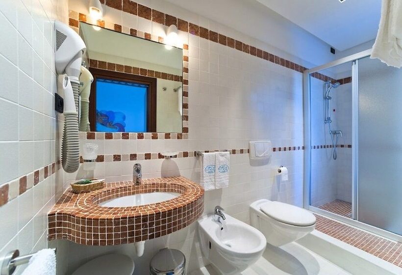 חדר סטנדרט לארבעה, Europa