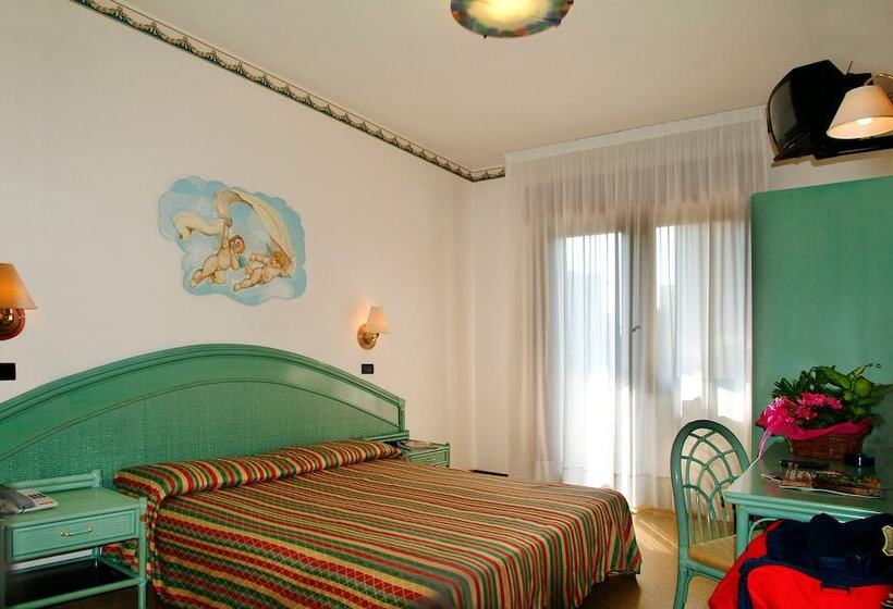 חדר סטנדרט לארבעה, Europa