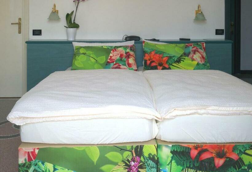 غرفة قياسية, Flora