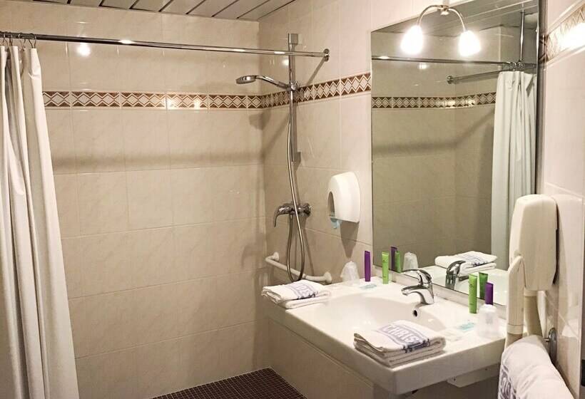 标准间, Christ Roi