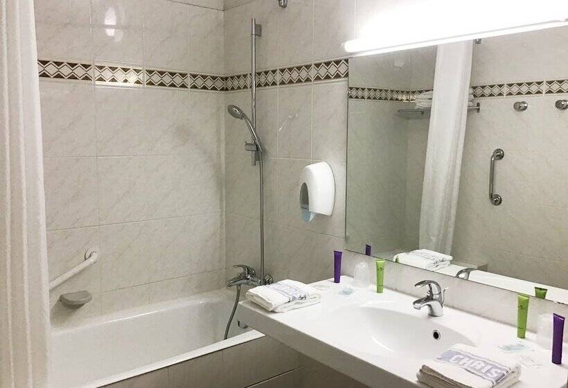 标准三人间, Christ Roi