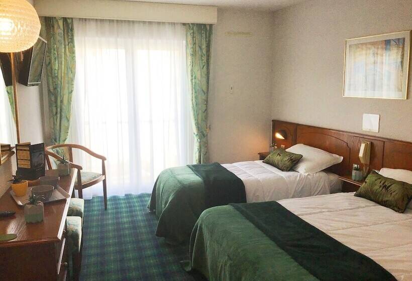 标准三人间, Christ Roi