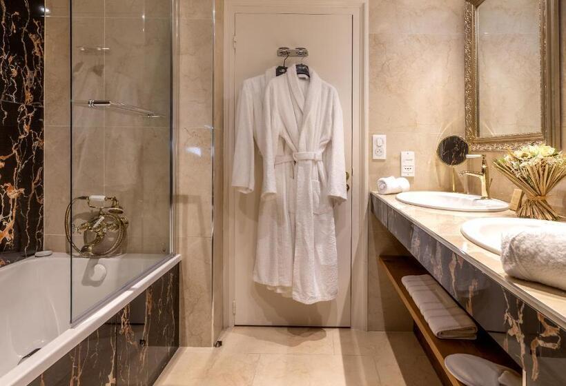 Люкс, Restaurant Le Centenaire