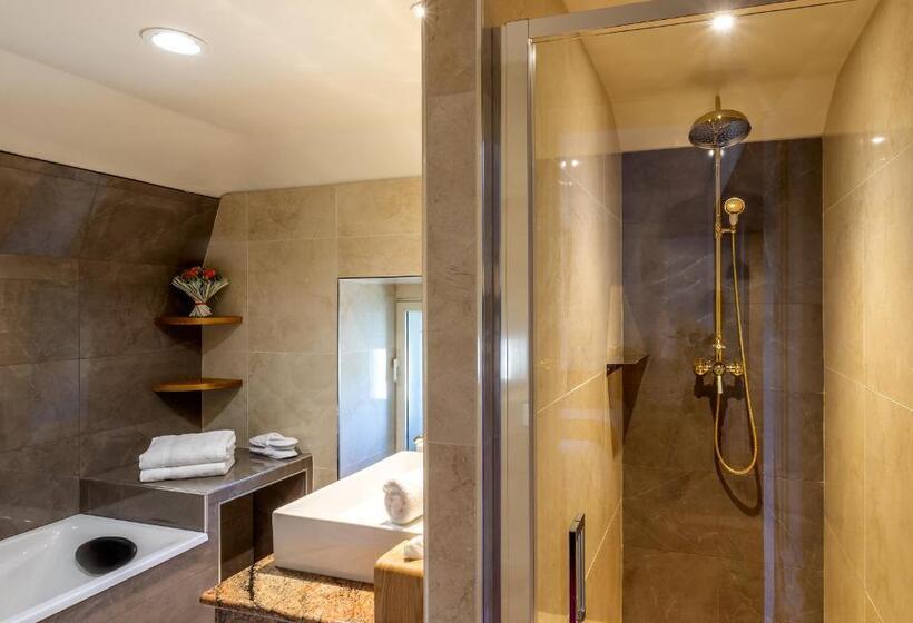 Люкс, Restaurant Le Centenaire