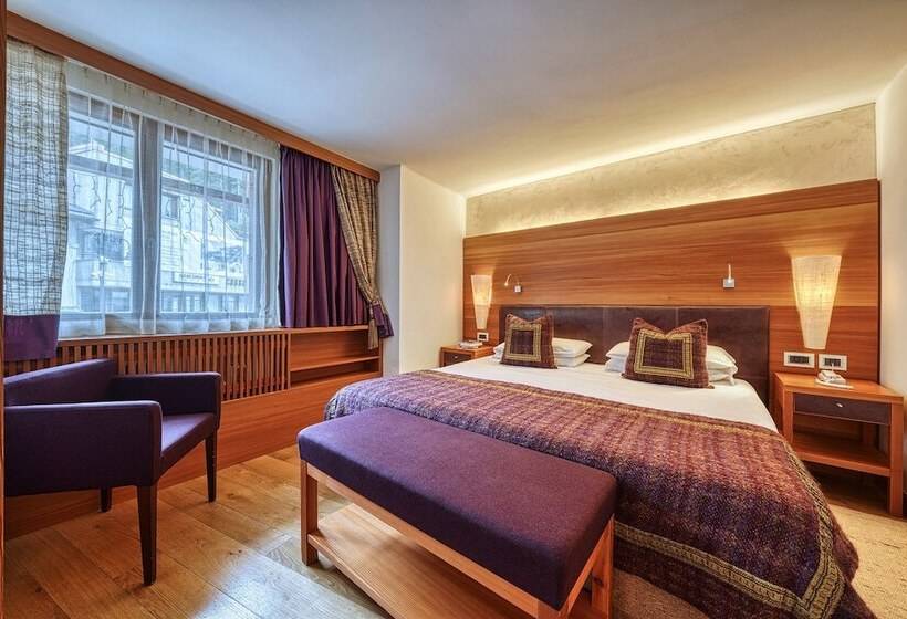 Полулюкс, Majestic