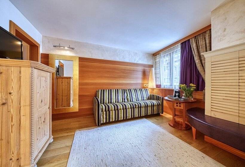 Полулюкс, Majestic