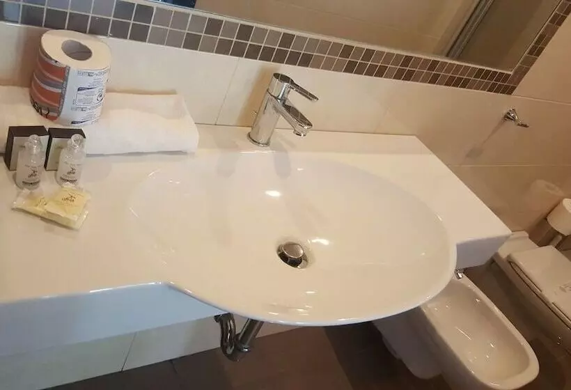 Standard Kolmen Hengen Huone, Park Hotel Cilento