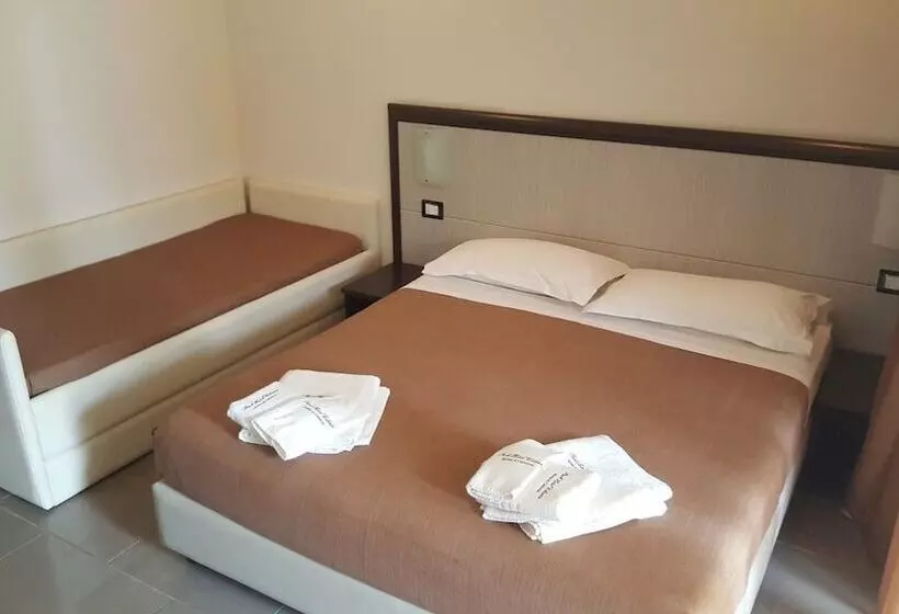 Standard Kolmen Hengen Huone, Park Hotel Cilento