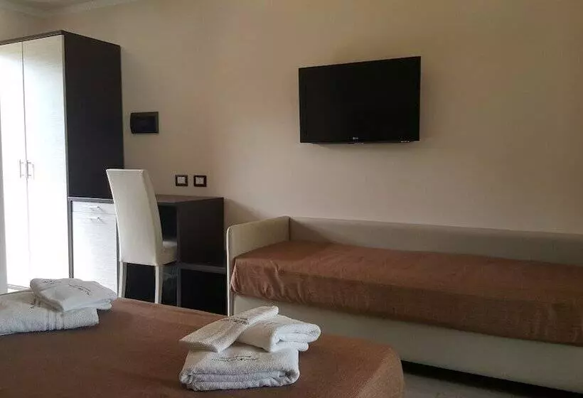 Standard Kolmen Hengen Huone, Park Hotel Cilento