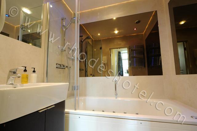 Четырехместный Номер Deluxe, Rhodes