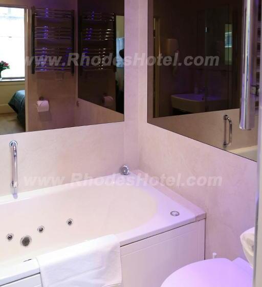 Четырехместный Номер Deluxe, Rhodes