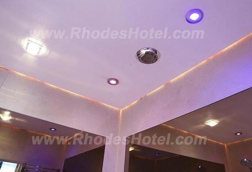 Четырехместный Номер Deluxe, Rhodes