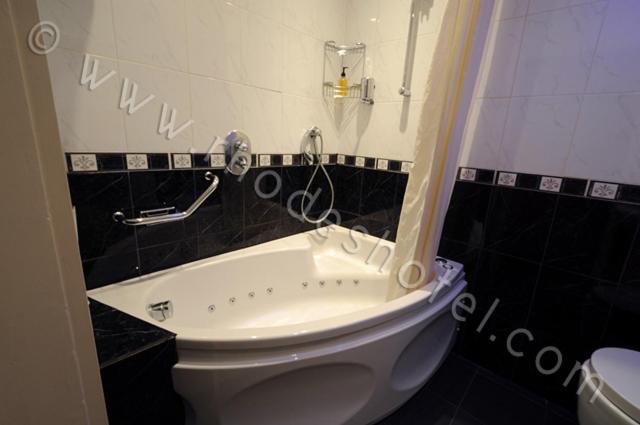 Номер Superior, Rhodes