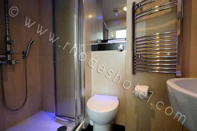 Номер Стандарт, Rhodes