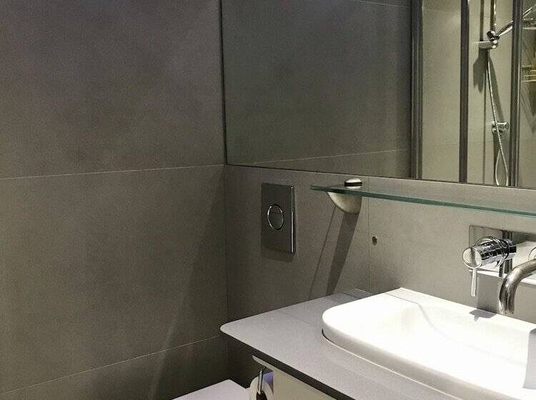 Номер Superior, Rhodes