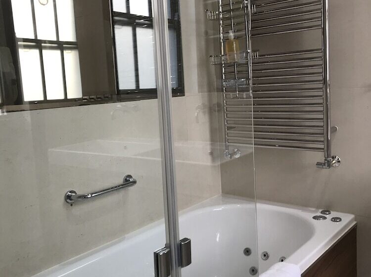 Четырехместный Номер Deluxe, Rhodes