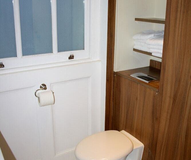 Четырехместный Номер Deluxe, Rhodes