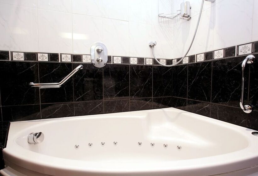 Номер Superior, Rhodes