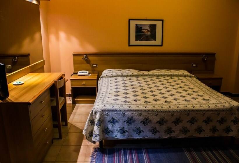 スーペリアールーム, Salus