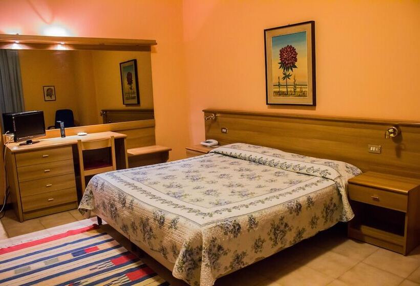 スーペリアールーム, Salus