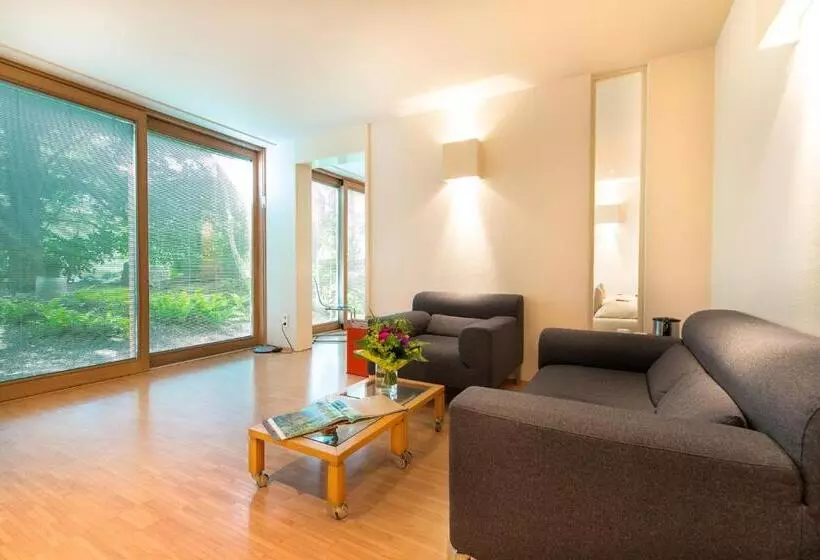 Suite, Schindlerhof