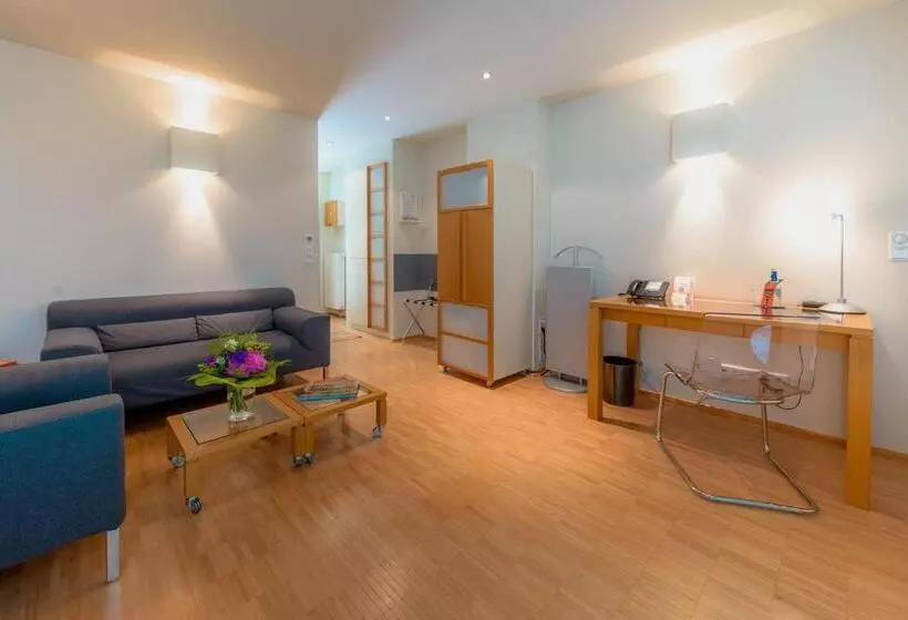 Suite, Schindlerhof