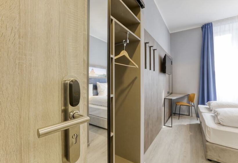 Номер Стандарт Индивидуальный, Smart Stay Hotel Station