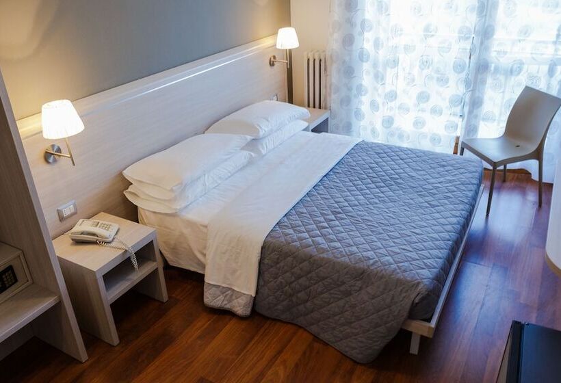 חדר סטנדרט, Twelve