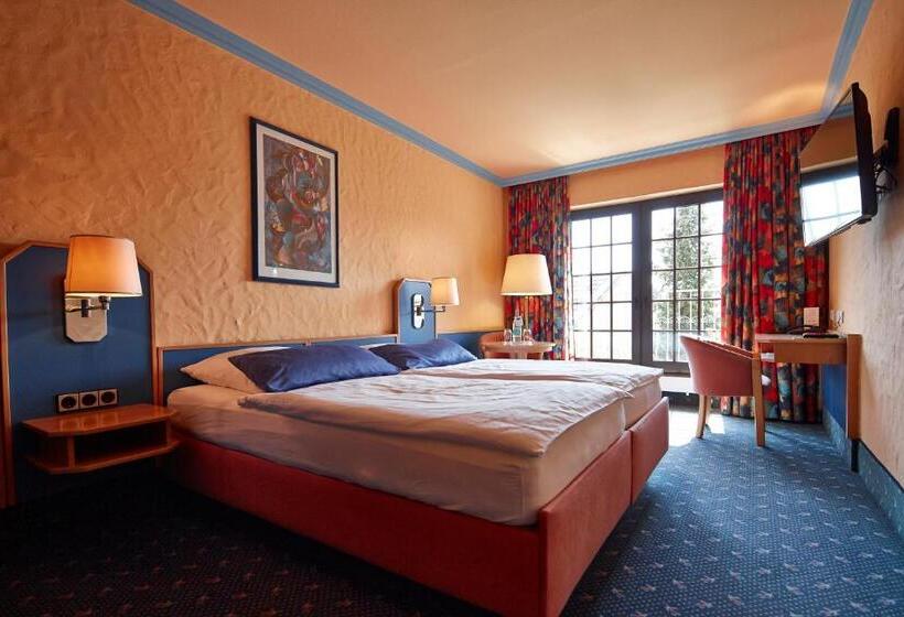 Номер Стандарт, Und Restaurant Bommersheim