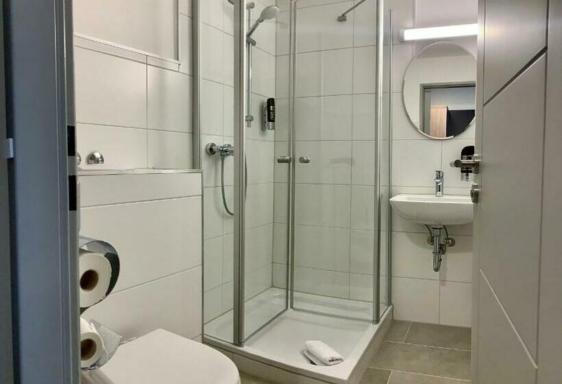 标准间, Zur Flüh