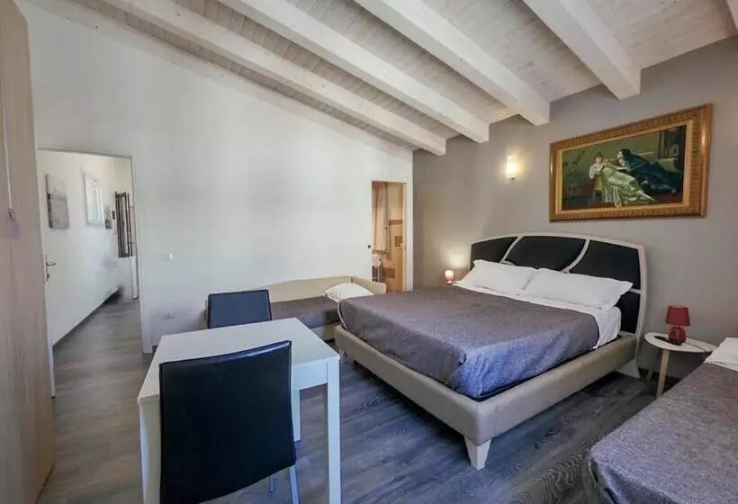 اتاق استاندارد سه نفره, Kunesias B&b