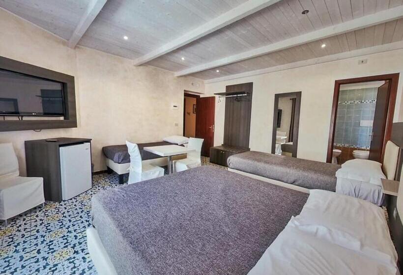 스탠다드 트리플 룸, Kunesias B&b