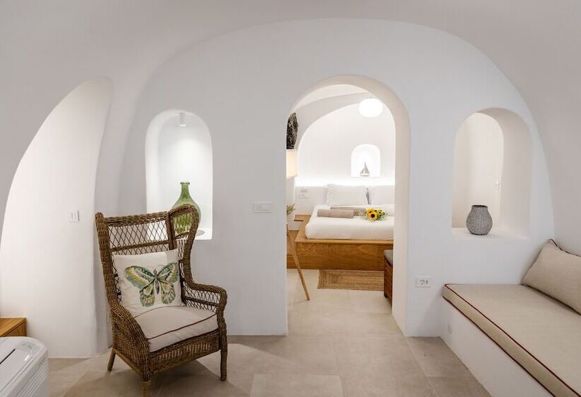 سوئیت با چشم‌انداز, Oia Mare Villas