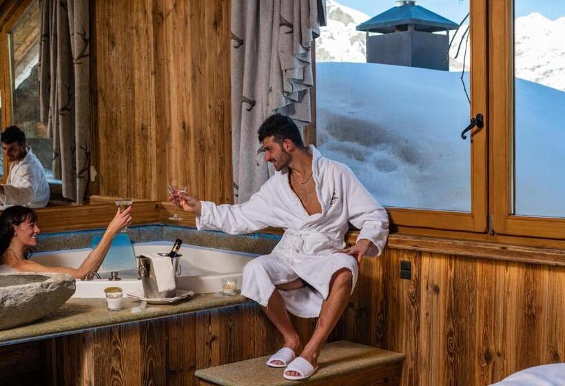 سوئیت با چشم‌انداز, Park Chalet Village