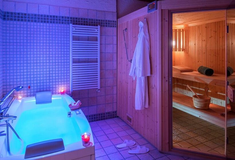 استودیو استاندارد با چشم‌انداز, Park Chalet Village