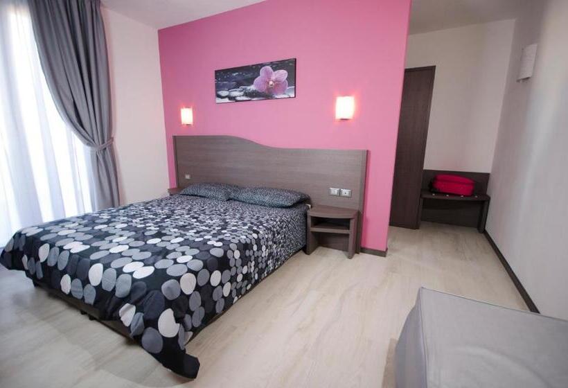 스탠다드 트리플 발코니 룸, Rainbow Resort