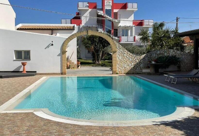 스탠다드 트리플 발코니 룸, Rainbow Resort