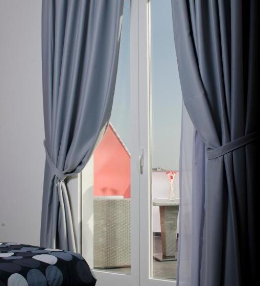 발코니 디럭스 룸, Rainbow Resort