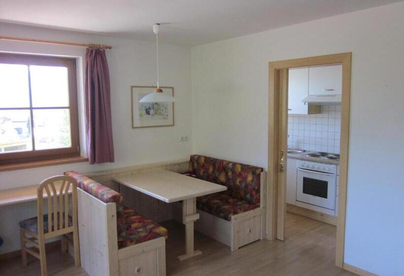 דירת שני חדרים, Residence Hauserhof