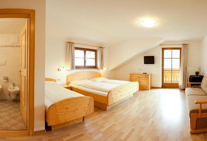 חדר סטנדרט לשלושה עם מרפסת, Residence Hauserhof