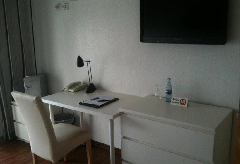 带阳台的标准单人间, Alka