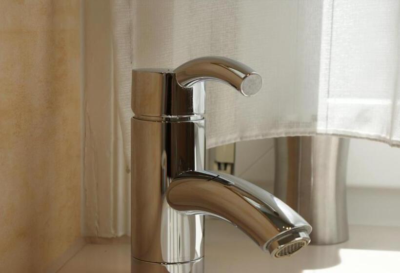 标准单人间, Altes Rathaus