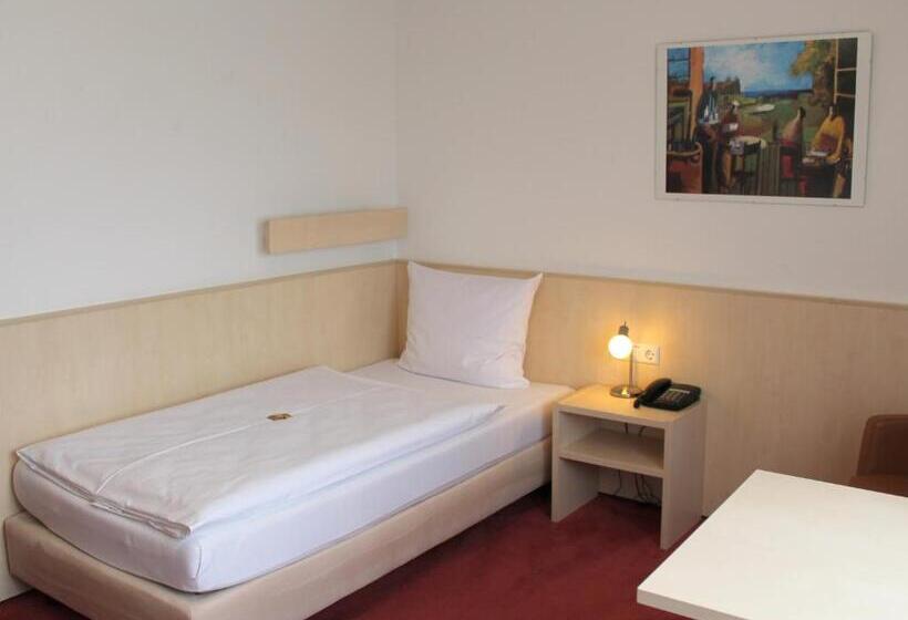 غرفة قياسية فردية, Am Bad