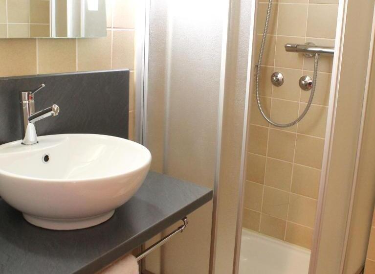 غرفة قياسية, Am Bad