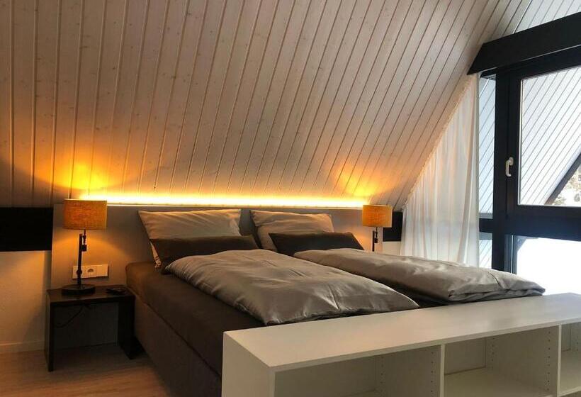 إستوديو قياسى, Berghotel Friedrichshöhe