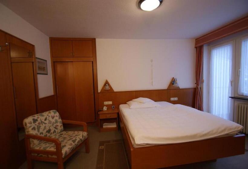 חדר בסיסי, Bertricher Hof