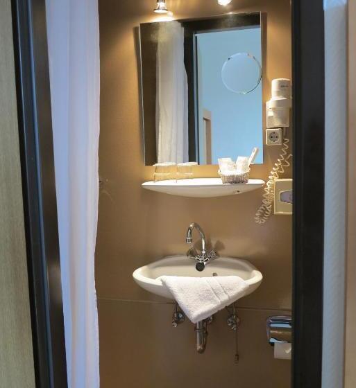 标准单人间, Bären